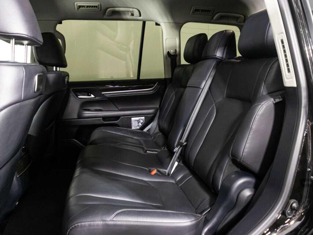 Lexus LX с пробегом — 2017 год. Фото: #9