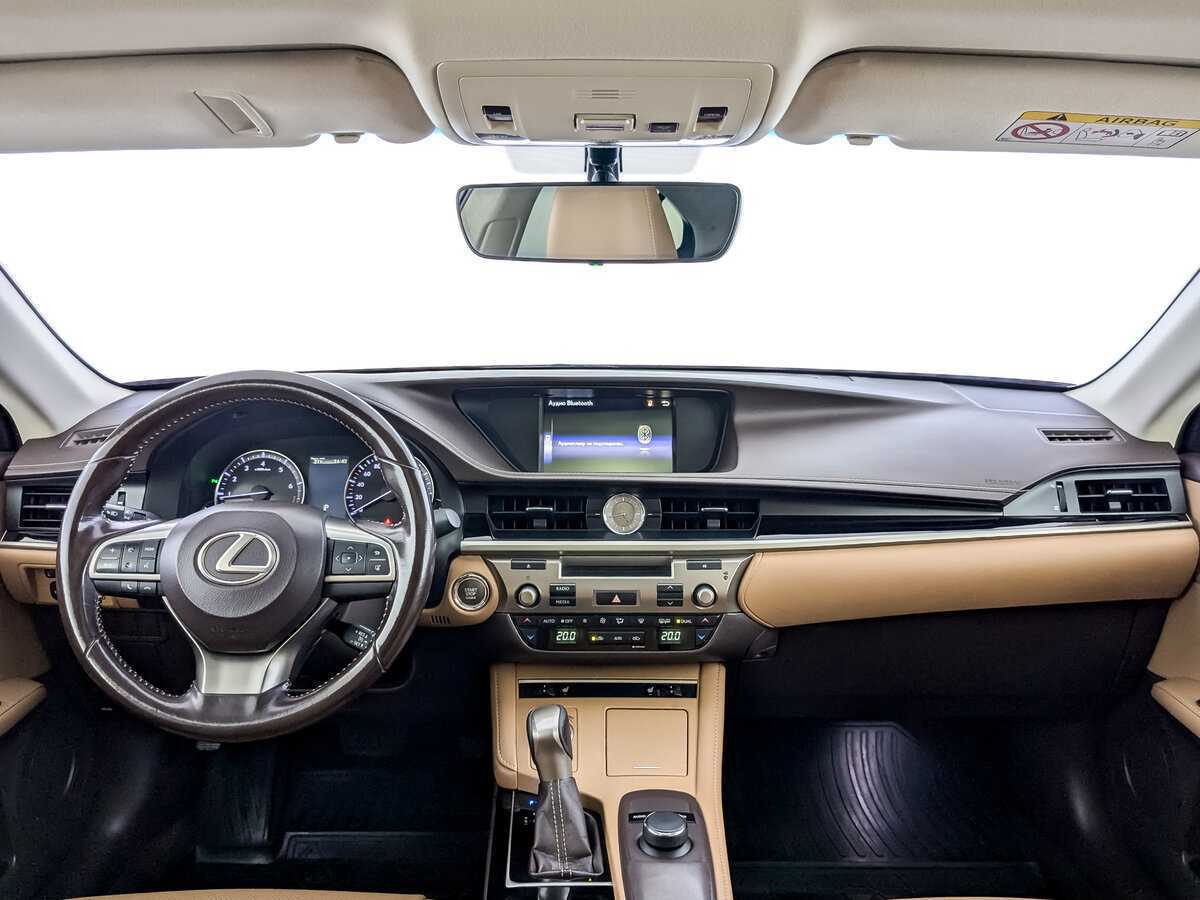 Lexus ES с пробегом — 2017 год. Фото: #11
