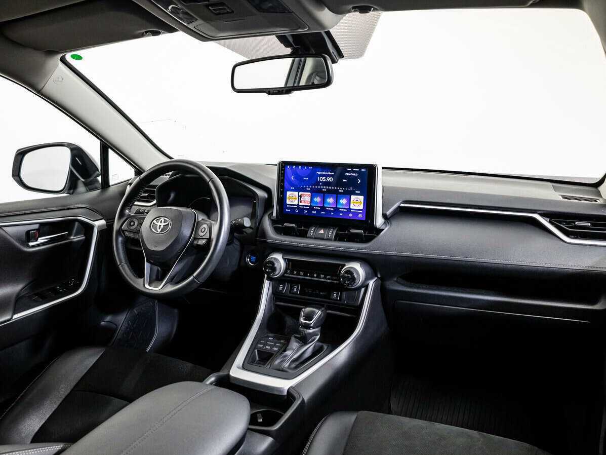Toyota RAV4 с пробегом — 2021 год. Фото: #8