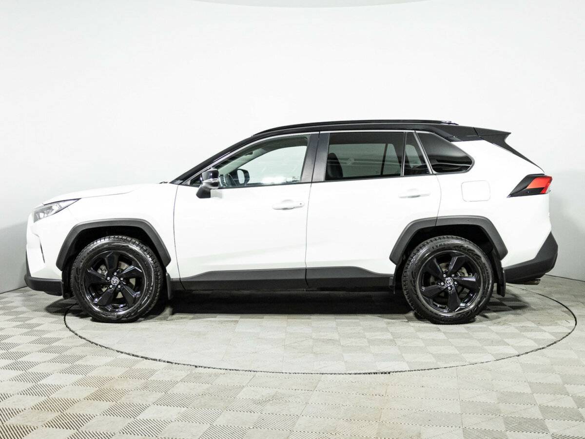 Toyota RAV4 с пробегом — 2021 год. Фото: #7