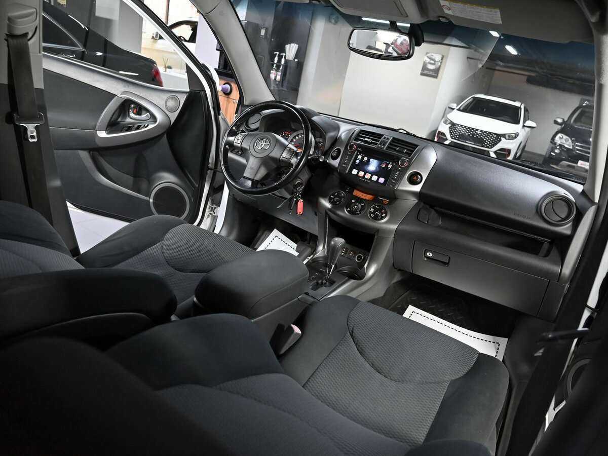 Toyota RAV4 с пробегом — 2009 год. Фото: #8