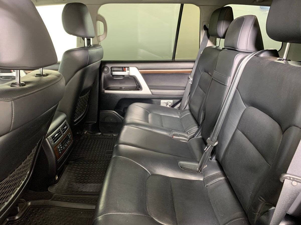 Toyota Land Cruiser с пробегом — 2019 год. Фото: #17