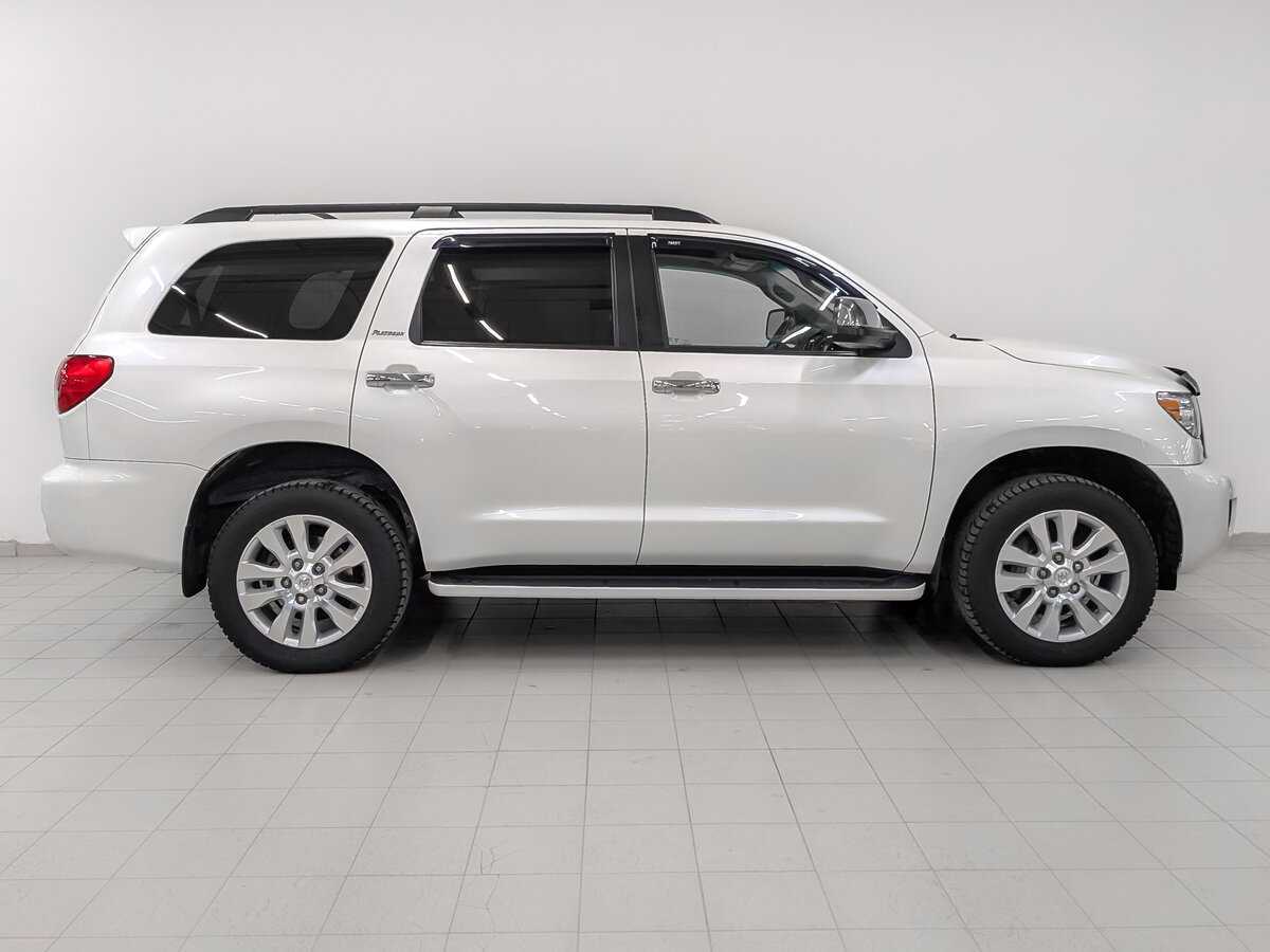 Toyota Sequoia с пробегом — 2013 год. Фото: #3