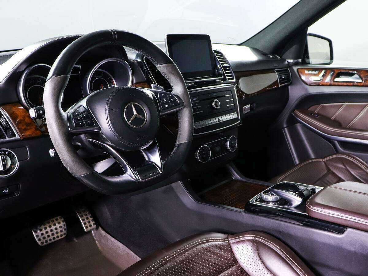 Mercedes-Benz GLS AMG с пробегом — 2016 год. Фото: #9