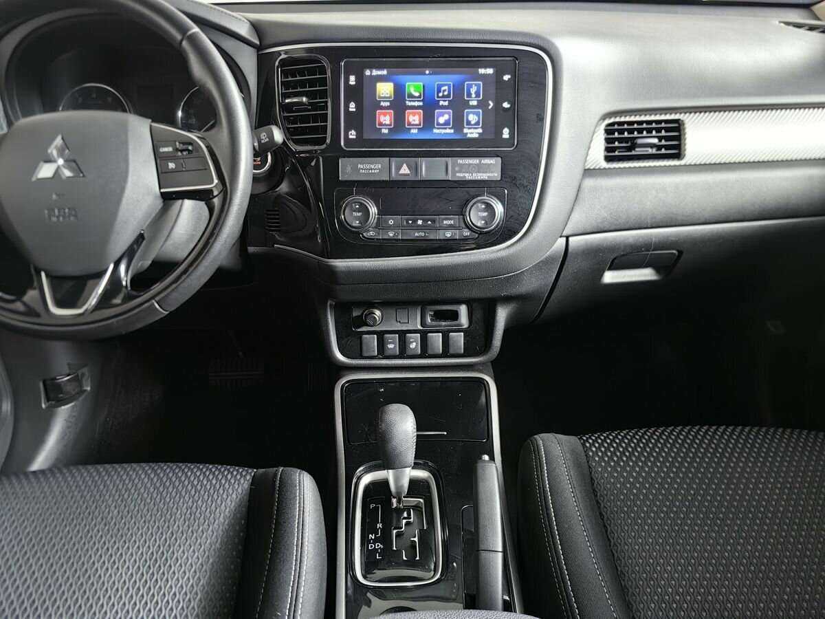 Mitsubishi Outlander с пробегом — 2018 год. Фото: #10
