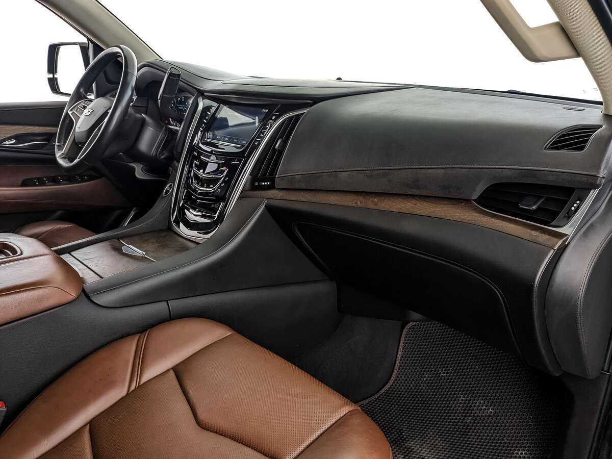 Cadillac Escalade с пробегом — 2019 год. Фото: #7