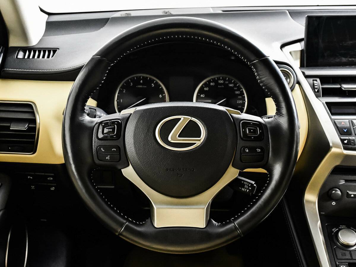 Lexus NX с пробегом — 2015 год. Фото: #11