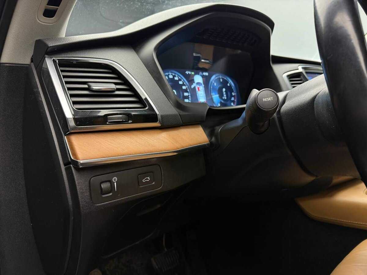 Volvo XC90 с пробегом — 2015 год. Фото: #12