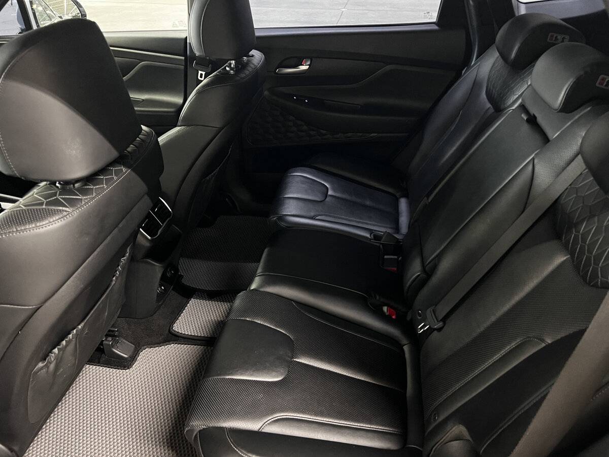 Hyundai Santa Fe с пробегом — 2019 год. Фото: #11