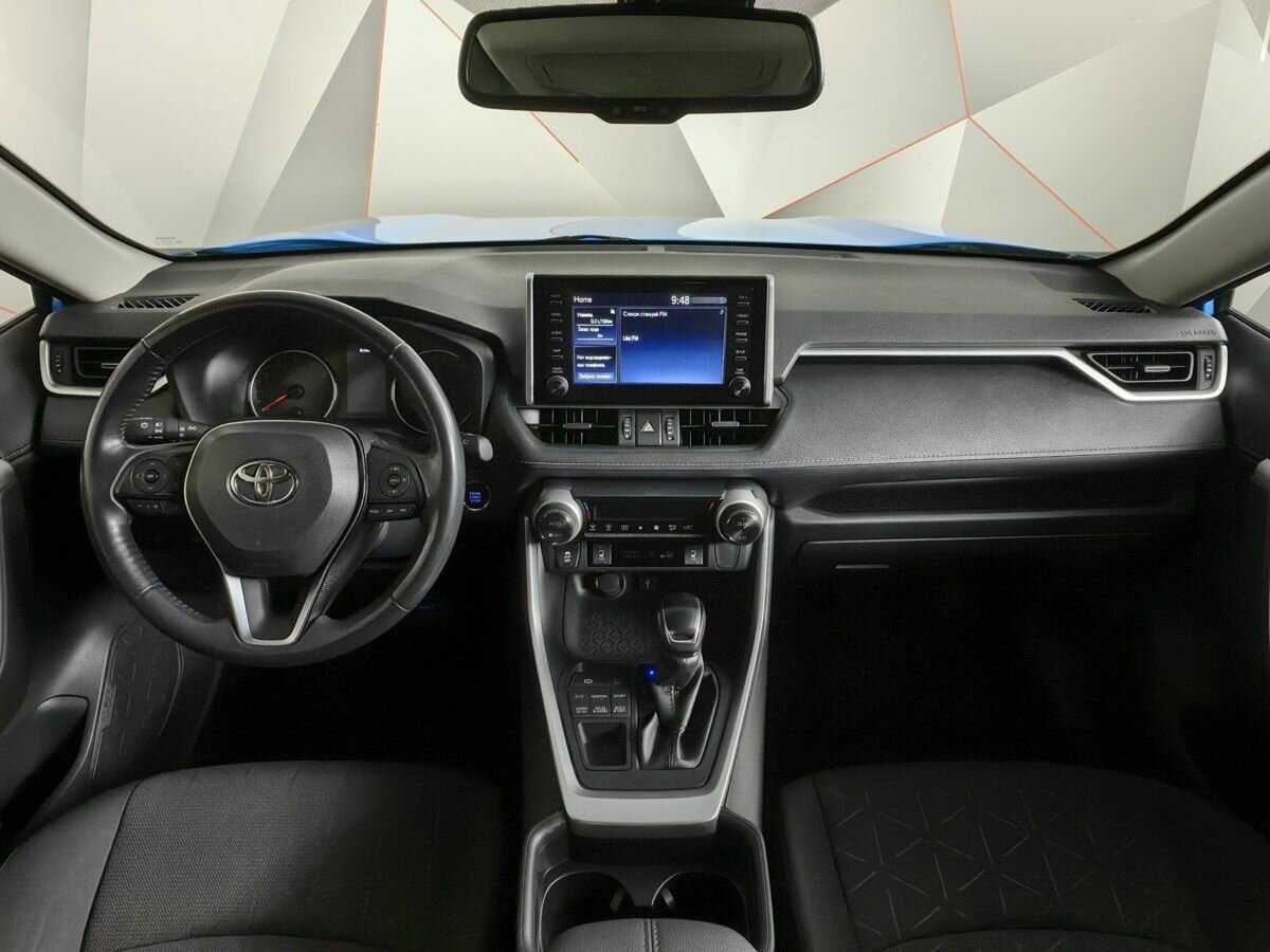 Toyota RAV4 с пробегом — 2021 год. Фото: #9