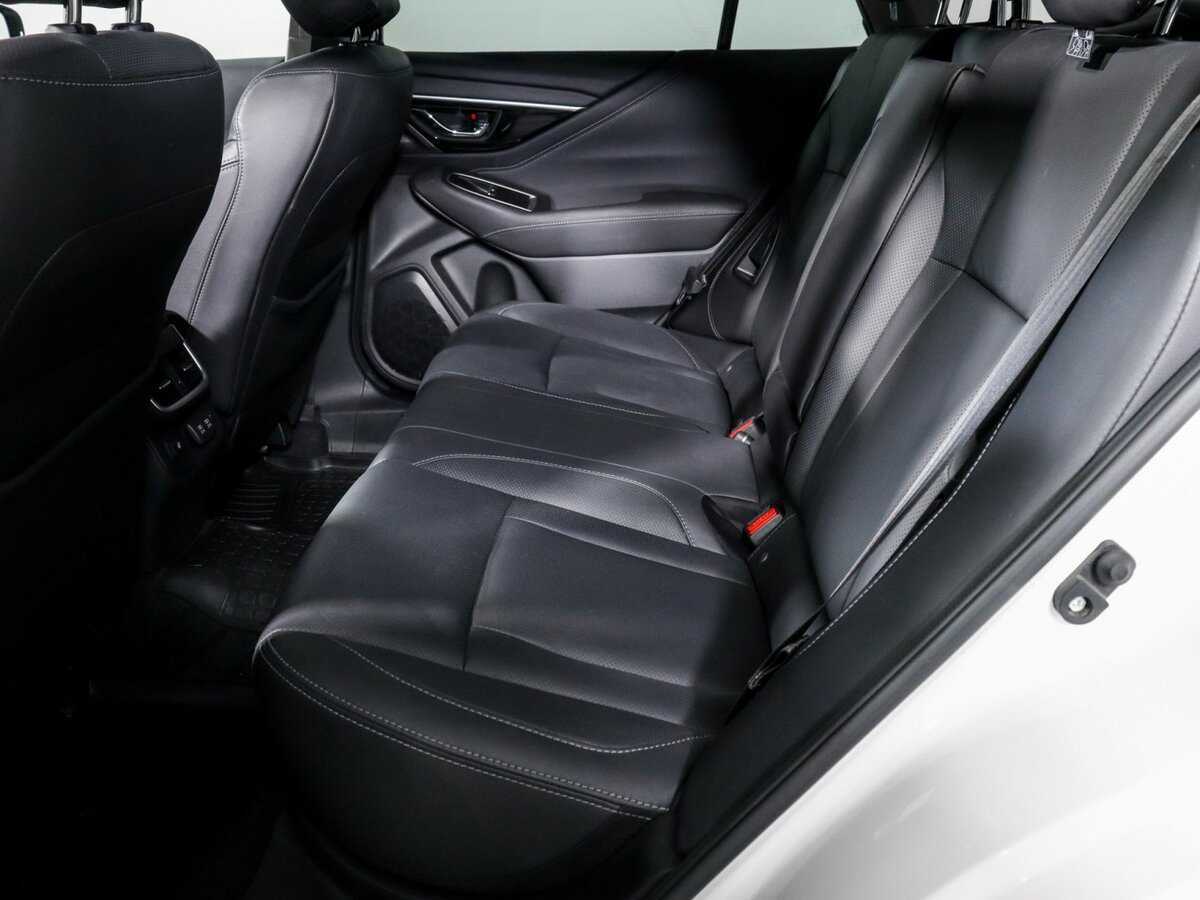 Subaru Outback с пробегом — 2021 год. Фото: #9