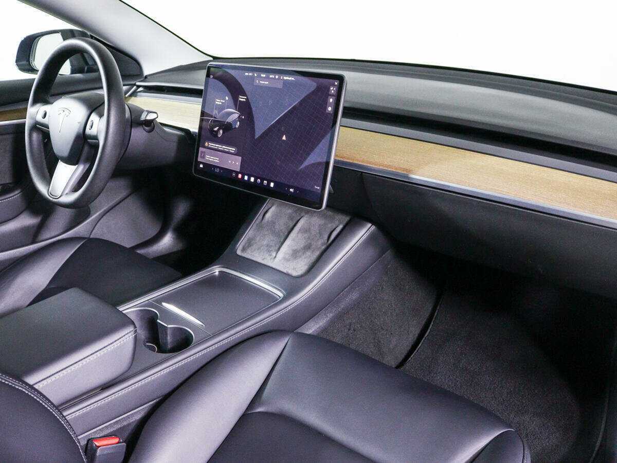 Tesla Model 3 с пробегом — 2022 год. Фото: #8