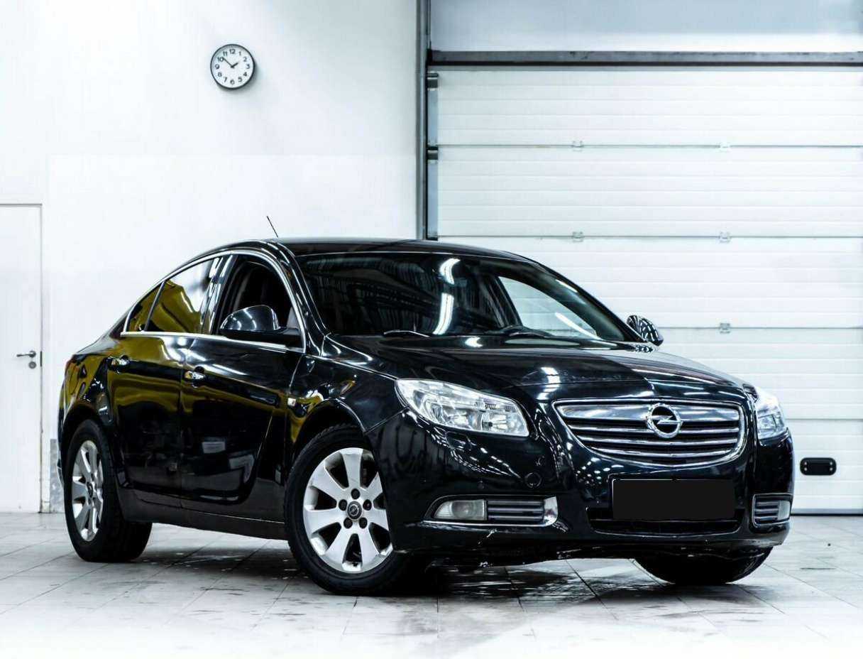 Opel Insignia с пробегом — 2011 год. Фото: #1