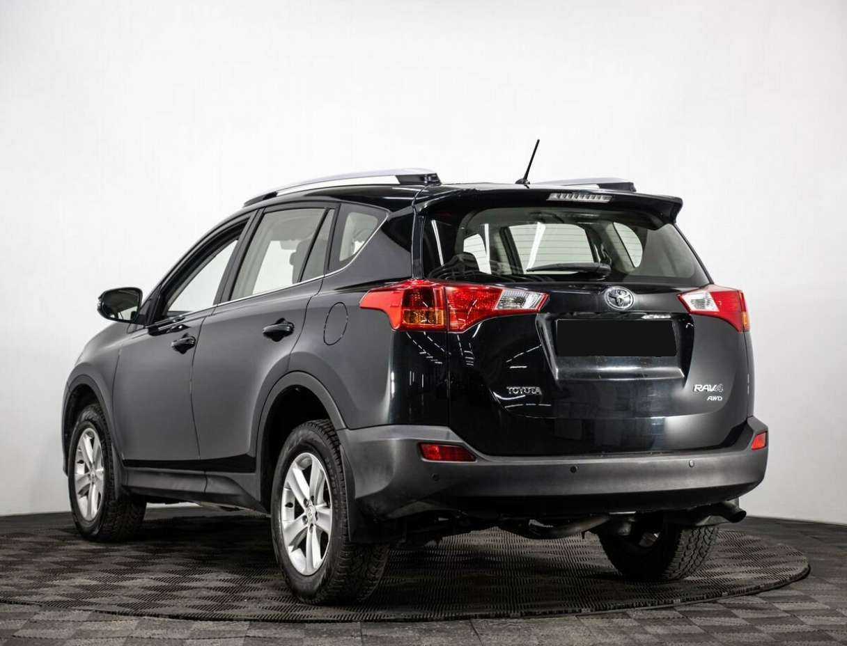 Toyota RAV4 с пробегом — 2014 год. Фото: #3