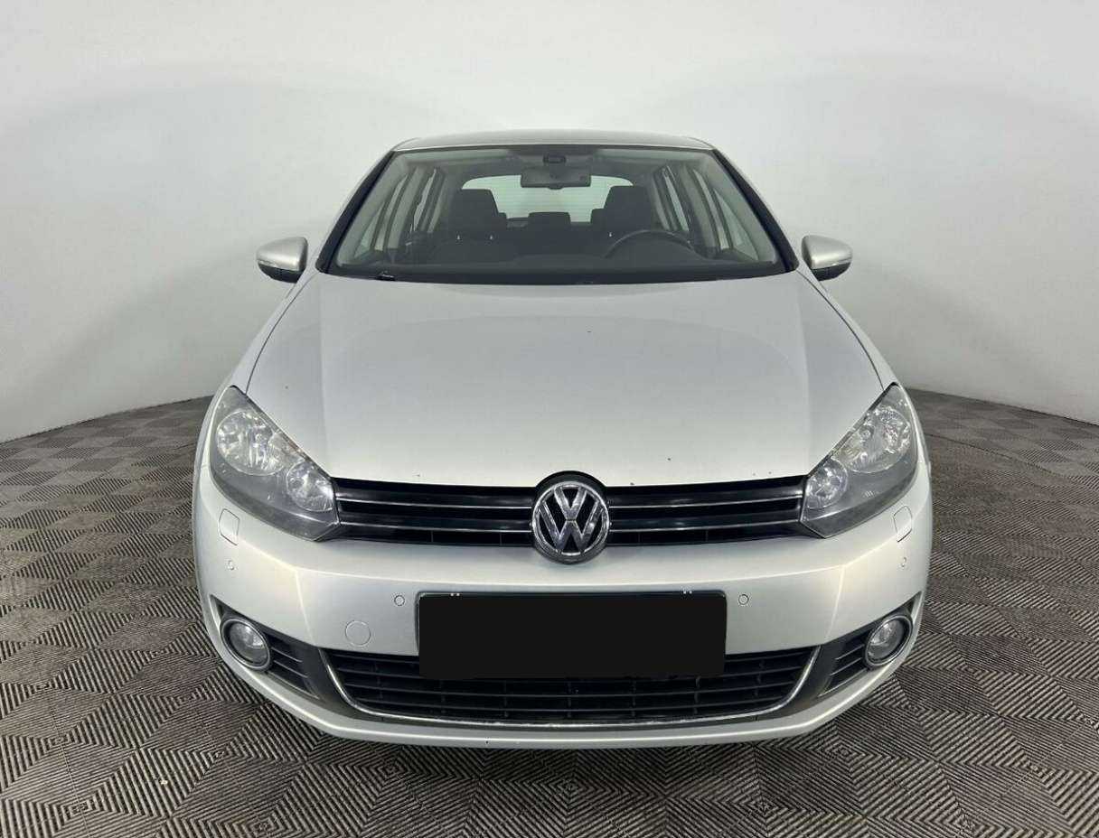 Volkswagen Golf с пробегом — 2010 год. Фото: #1