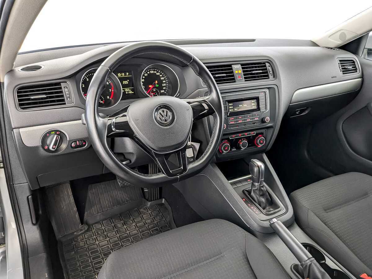 Volkswagen Jetta с пробегом — 2016 год. Фото: #15