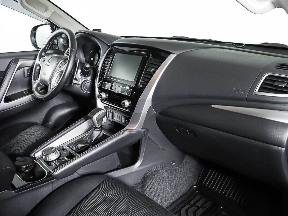 Mitsubishi Pajero Sport с пробегом — 2021 год. Фото: #6