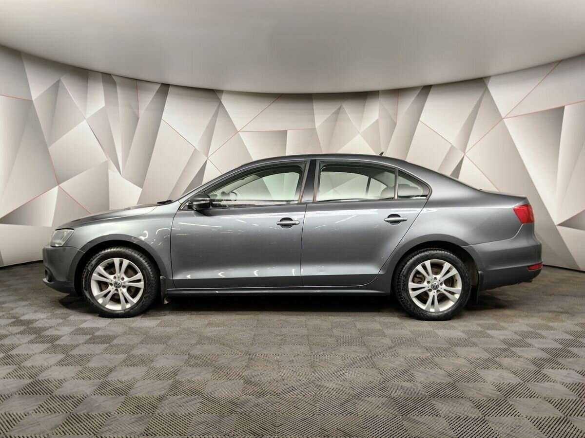 Volkswagen Jetta с пробегом — 2011 год. Фото: #4