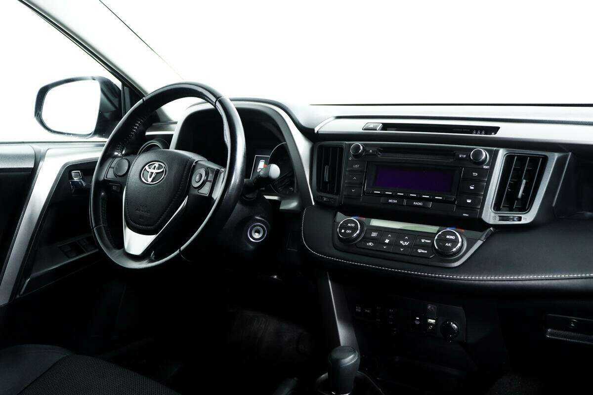 Toyota RAV4 с пробегом — 2019 год. Фото: #8