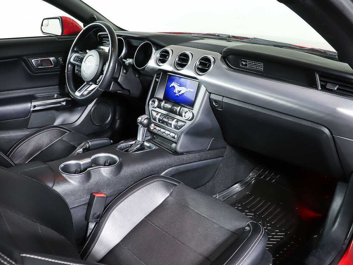 Ford Mustang с пробегом — 2020 год. Фото: #8