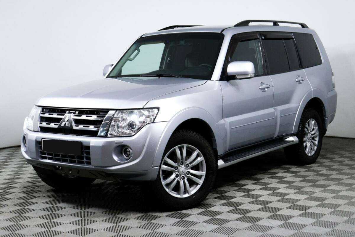 Mitsubishi Pajero с пробегом — 2012 год. Фото: #0