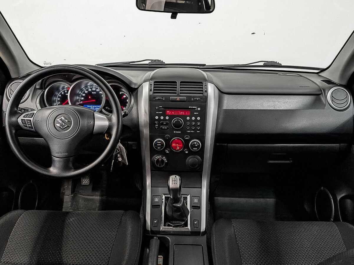 Suzuki Grand Vitara с пробегом — 2011 год. Фото: #13