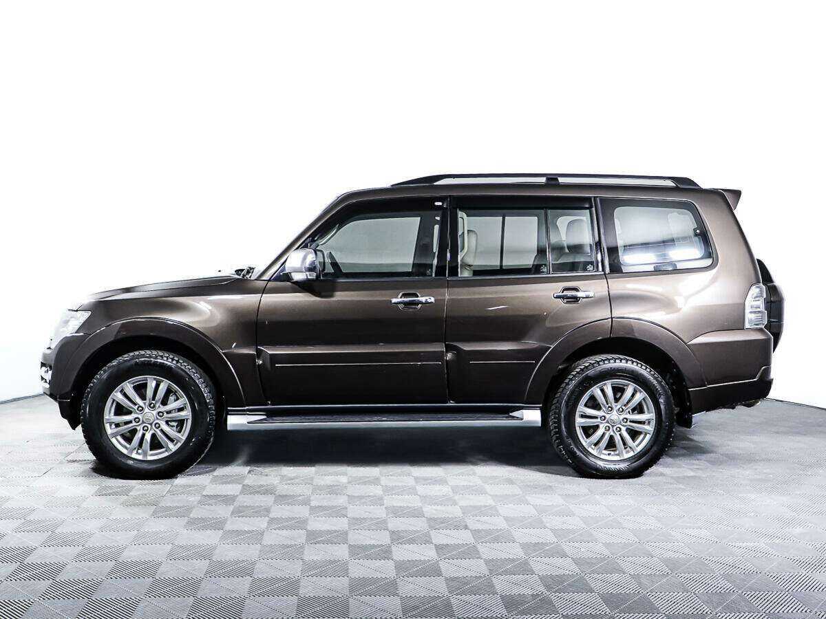 Mitsubishi Pajero с пробегом — 2017 год. Фото: #6