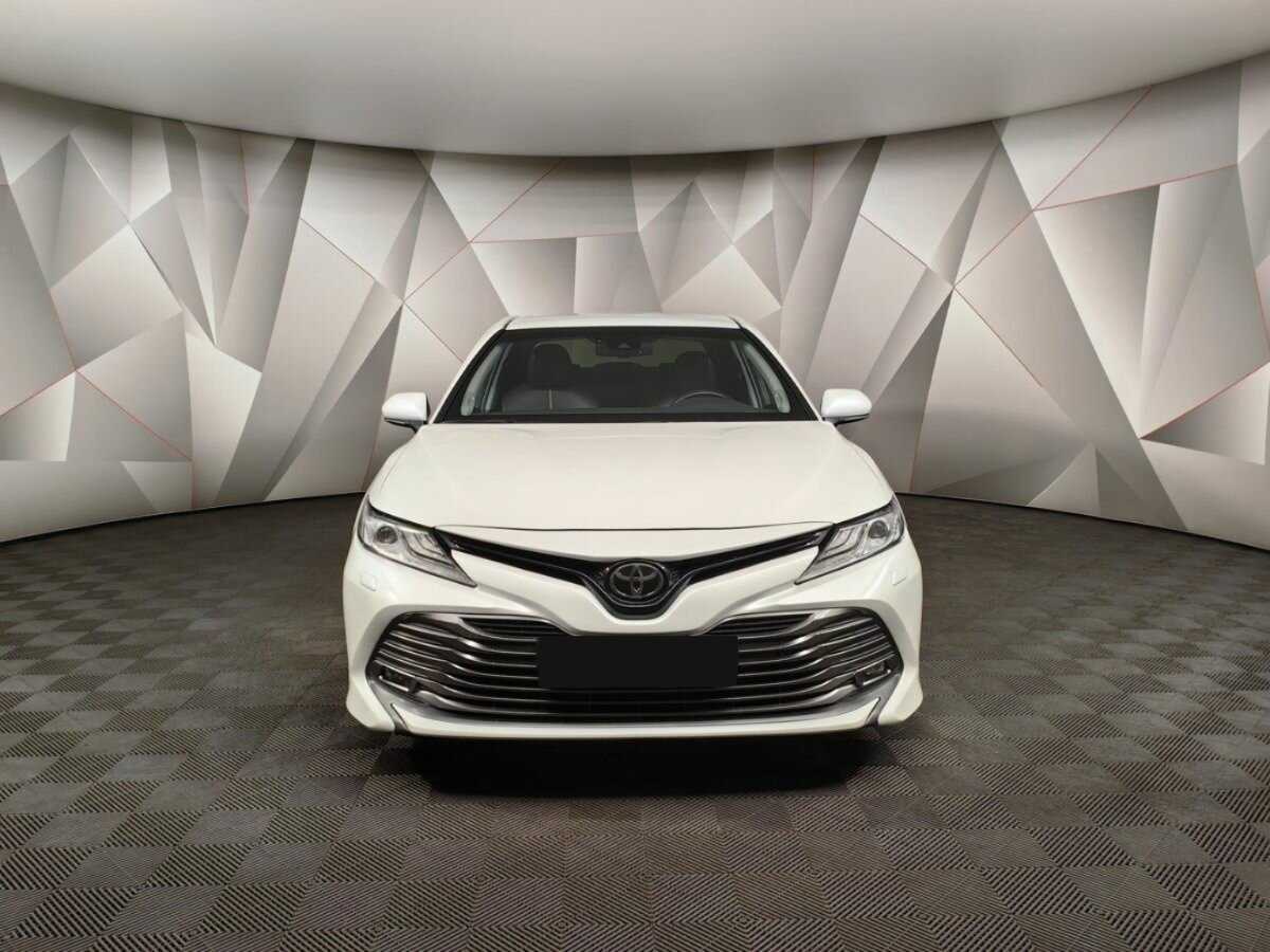 Toyota Camry с пробегом — 2020 год. Фото: #6