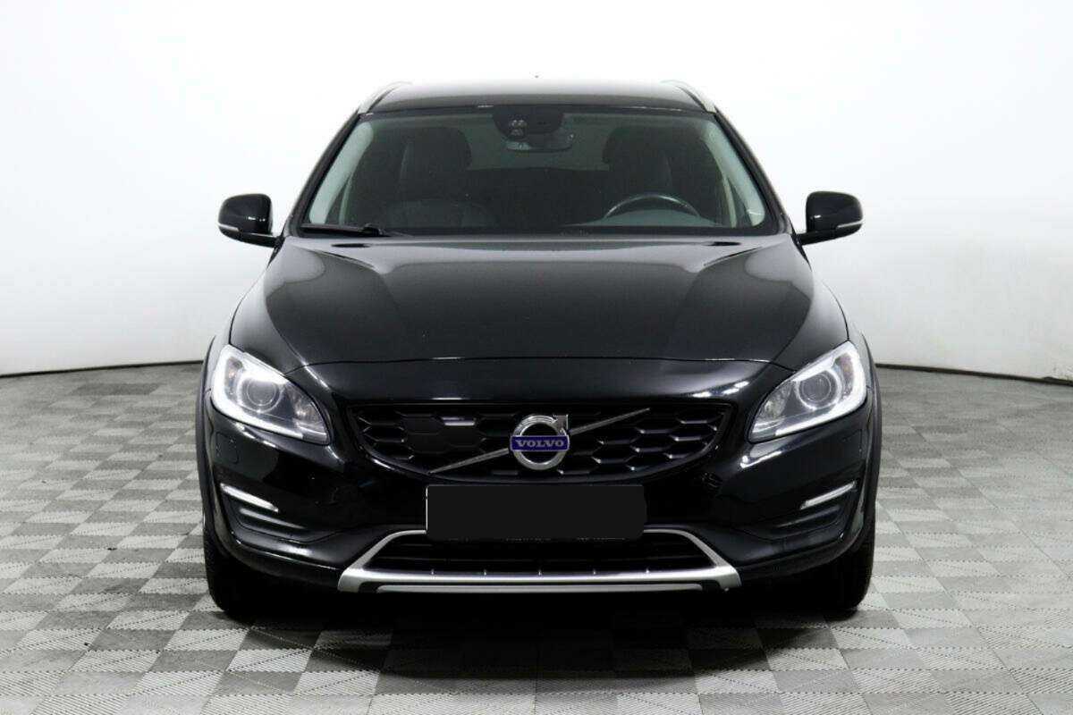 Volvo V60 Cross Country с пробегом — 2018 год. Фото: #1