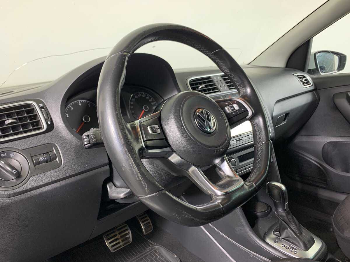 Volkswagen Polo с пробегом — 2018 год. Фото: #11