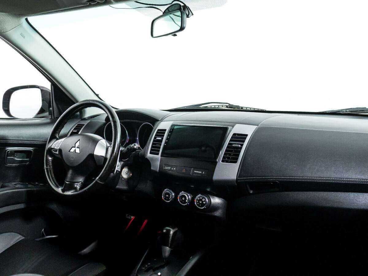 Mitsubishi Outlander с пробегом — 2011 год. Фото: #7