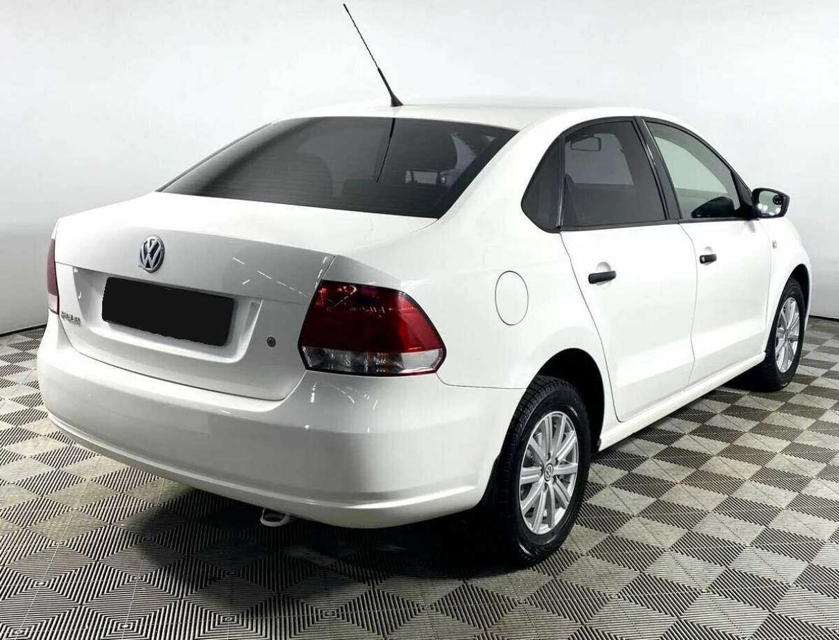 Volkswagen Polo с пробегом — 2011 год. Фото: #3
