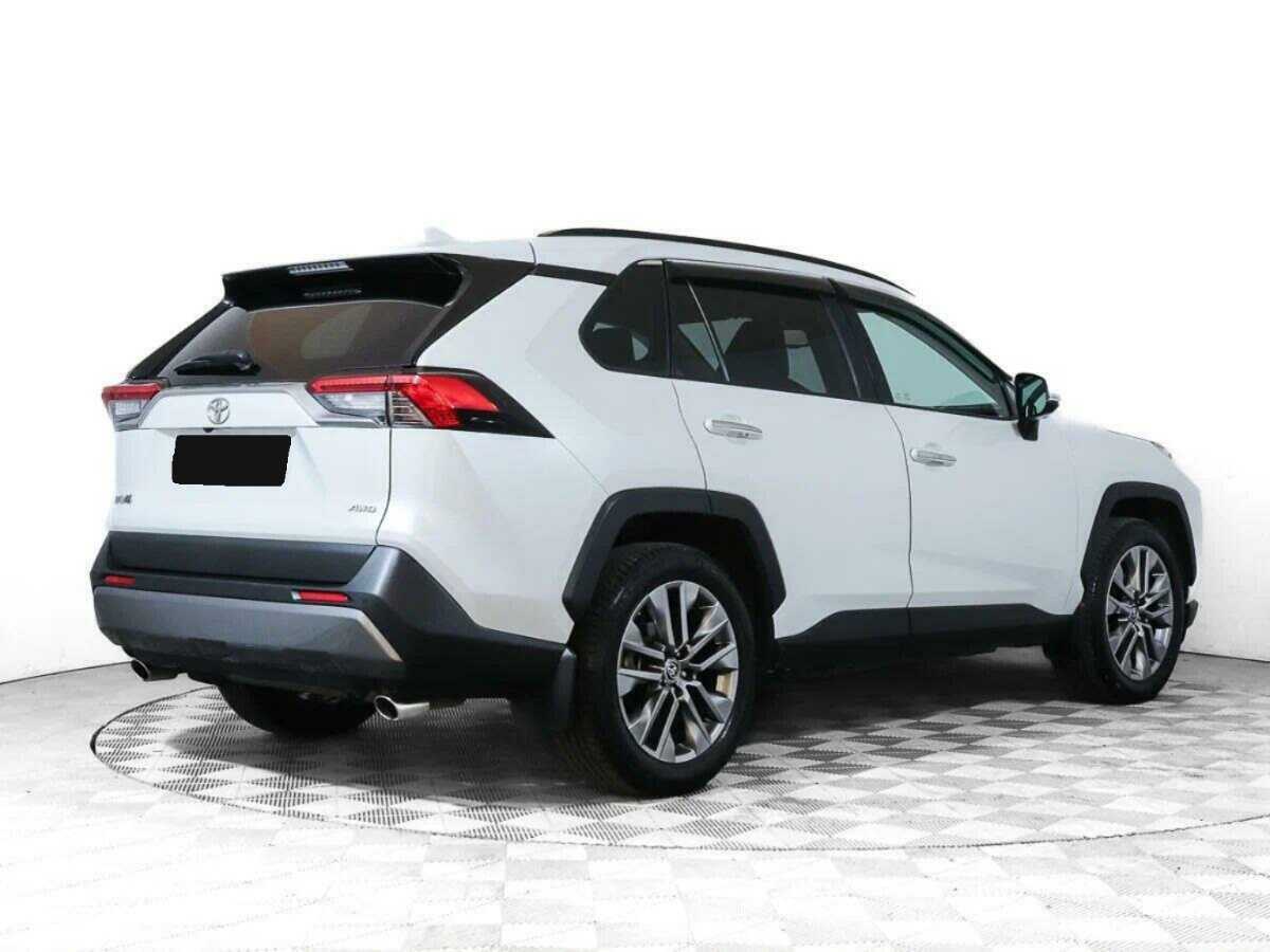 Toyota RAV4 с пробегом — 2020 год. Фото: #4