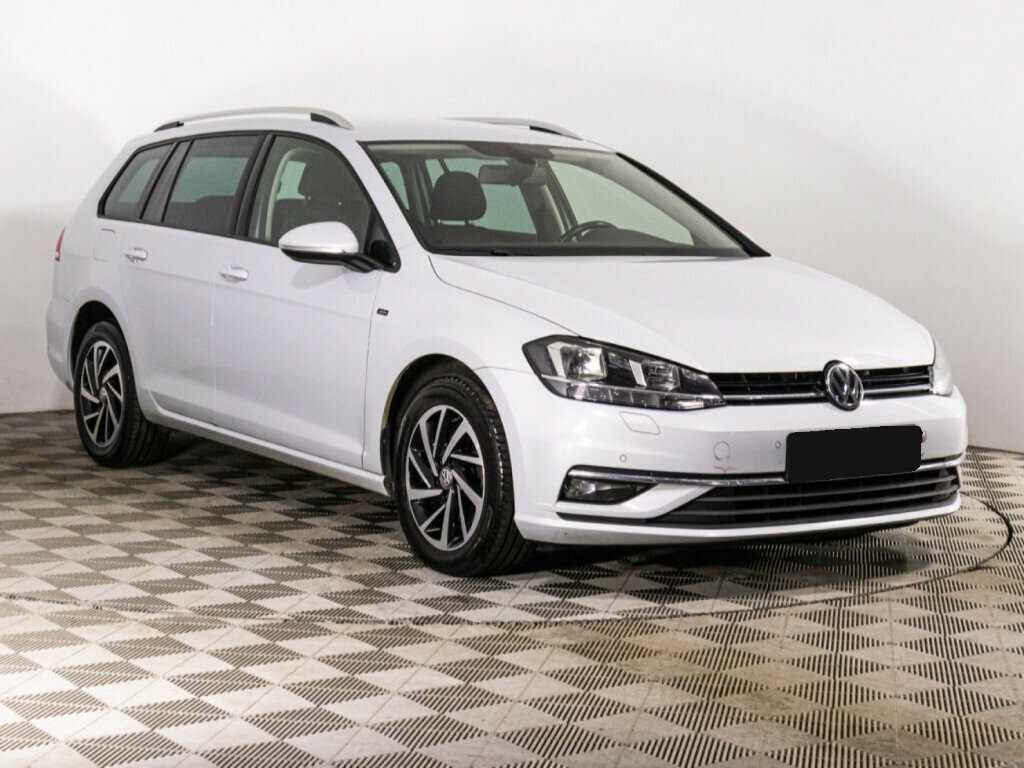 Volkswagen Golf с пробегом — 2018 год. Фото: #2