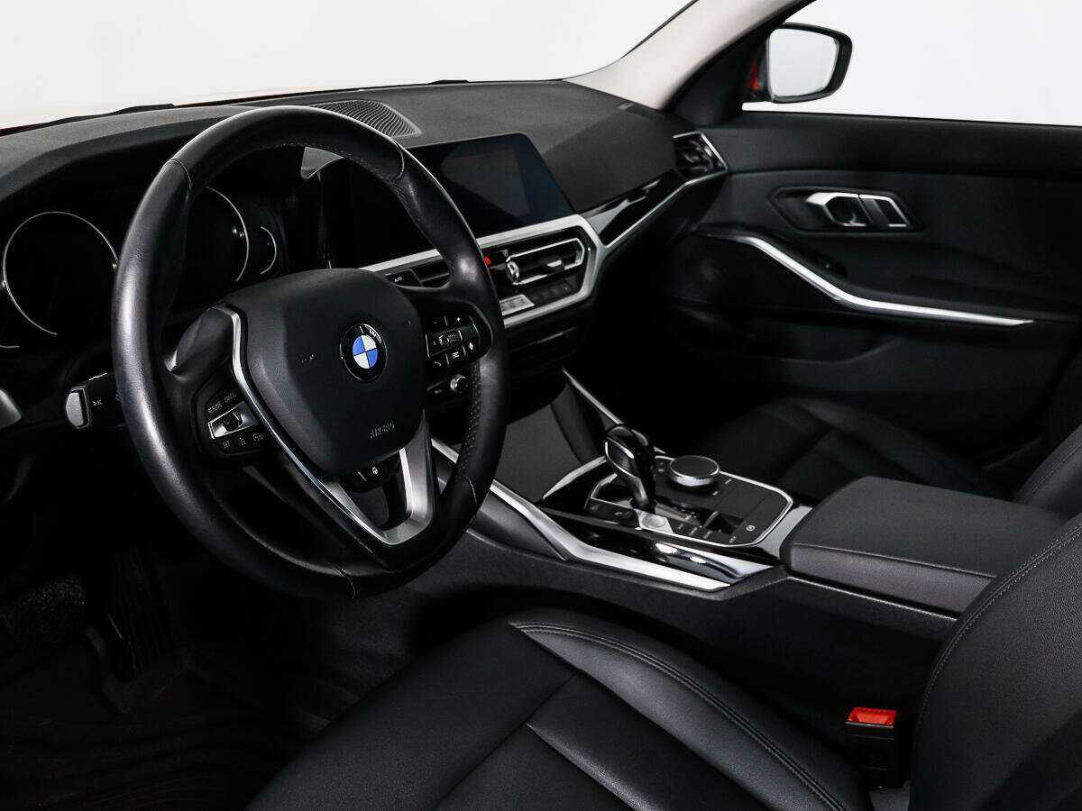 BMW 3 серии с пробегом — 2020 год. Фото: #8