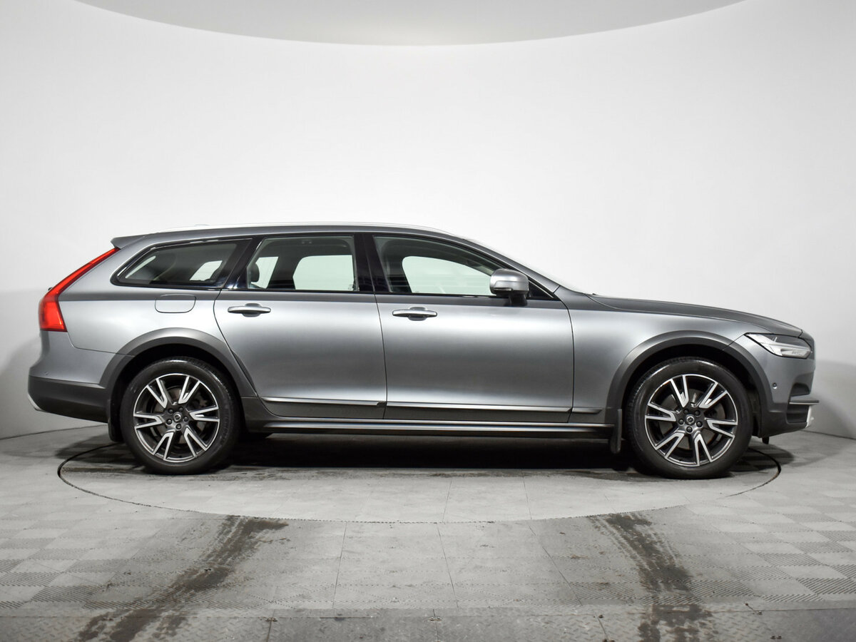 Volvo V90 Cross Country с пробегом — 2019 год. Фото: #3