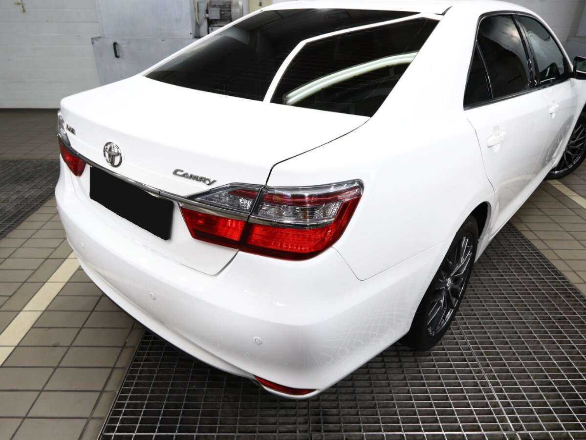Toyota Camry с пробегом — 2016 год. Фото: #3