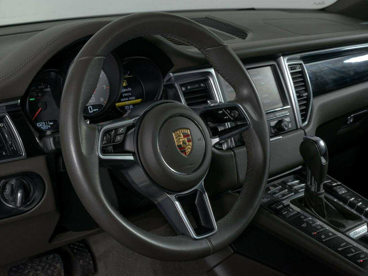 Porsche Macan с пробегом — 2014 год. Фото: #15