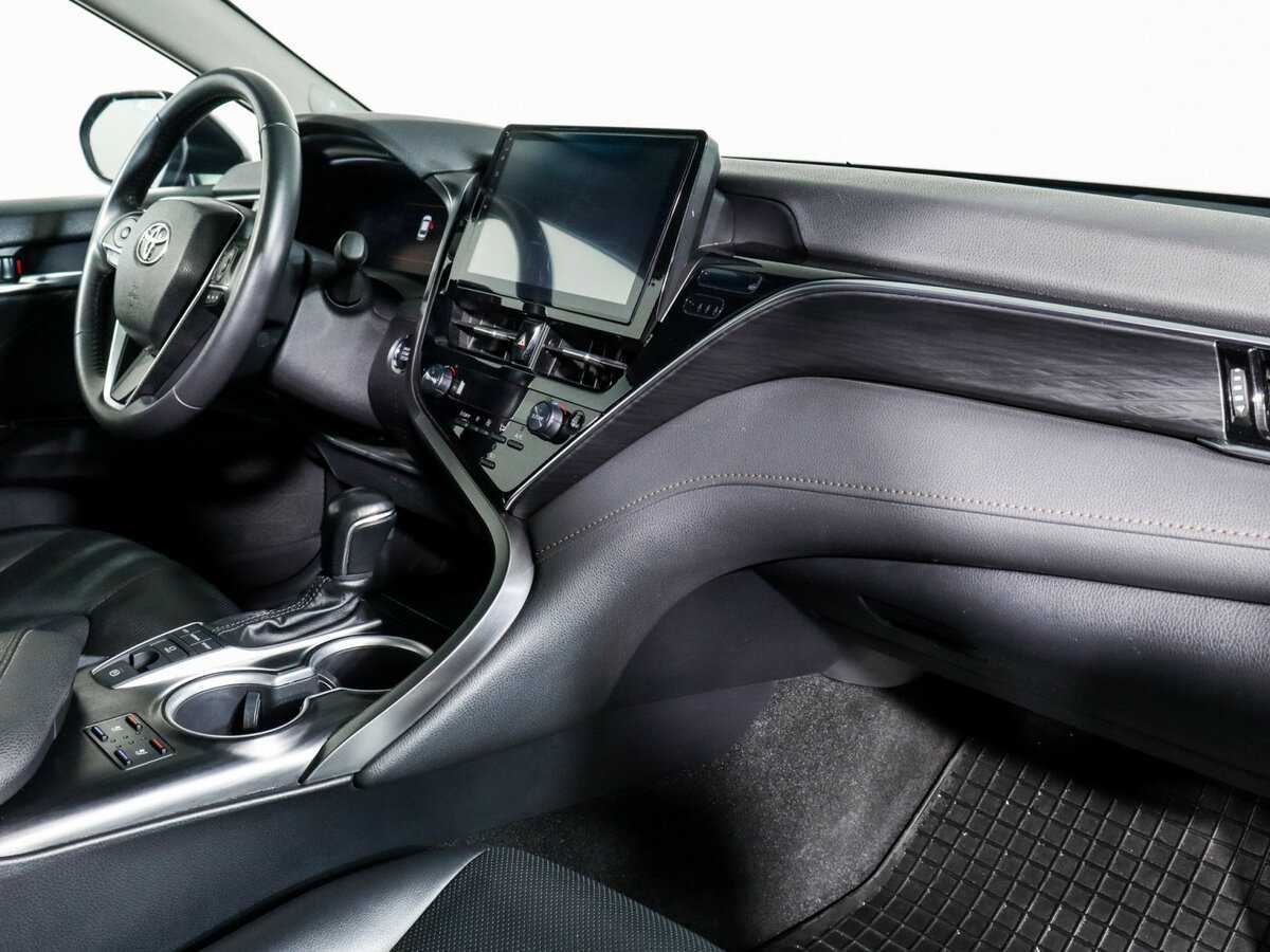 Toyota Camry с пробегом — 2023 год. Фото: #8