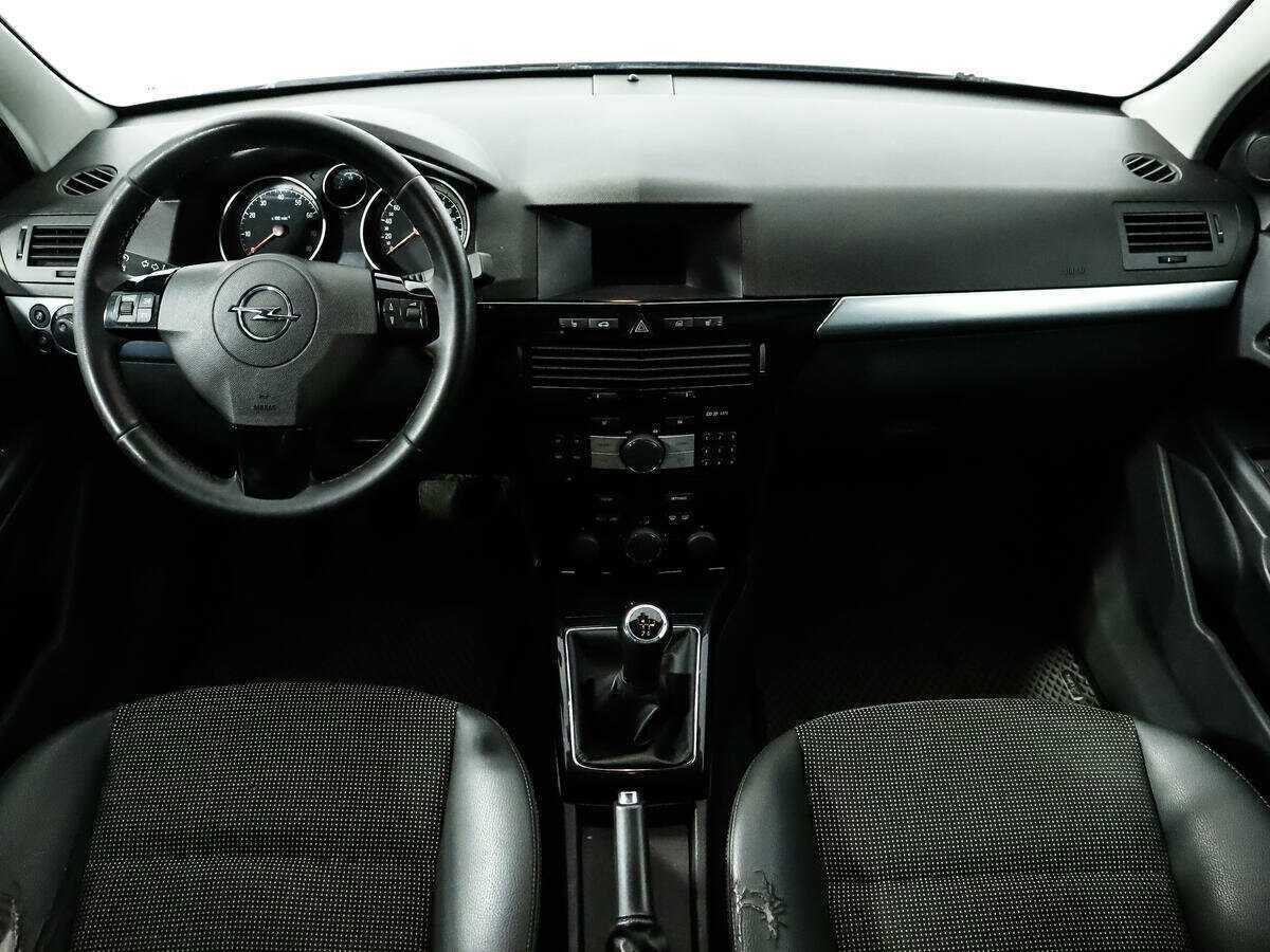 Opel Astra с пробегом — 2010 год. Фото: #11