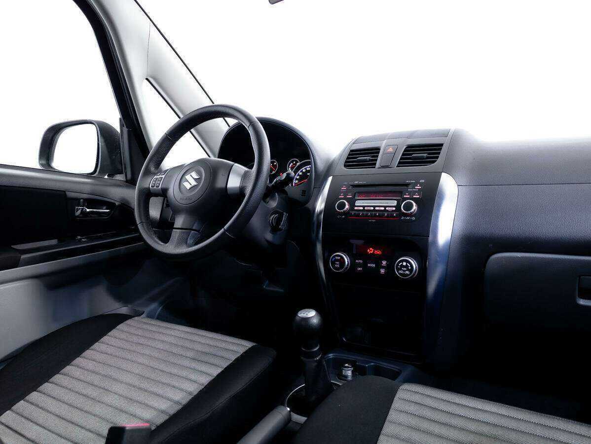 Suzuki SX4 с пробегом — 2012 год. Фото: #7