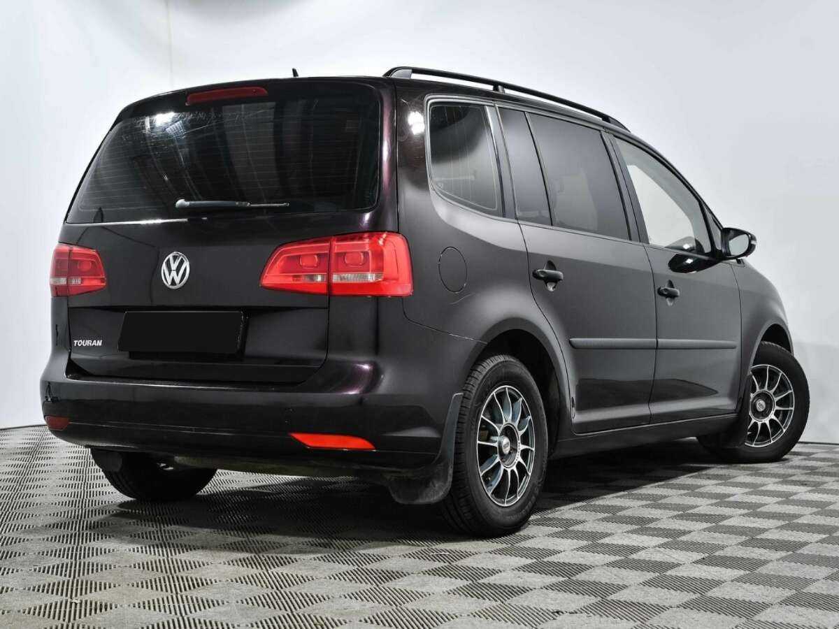 Volkswagen Touran с пробегом — 2013 год. Фото: #3