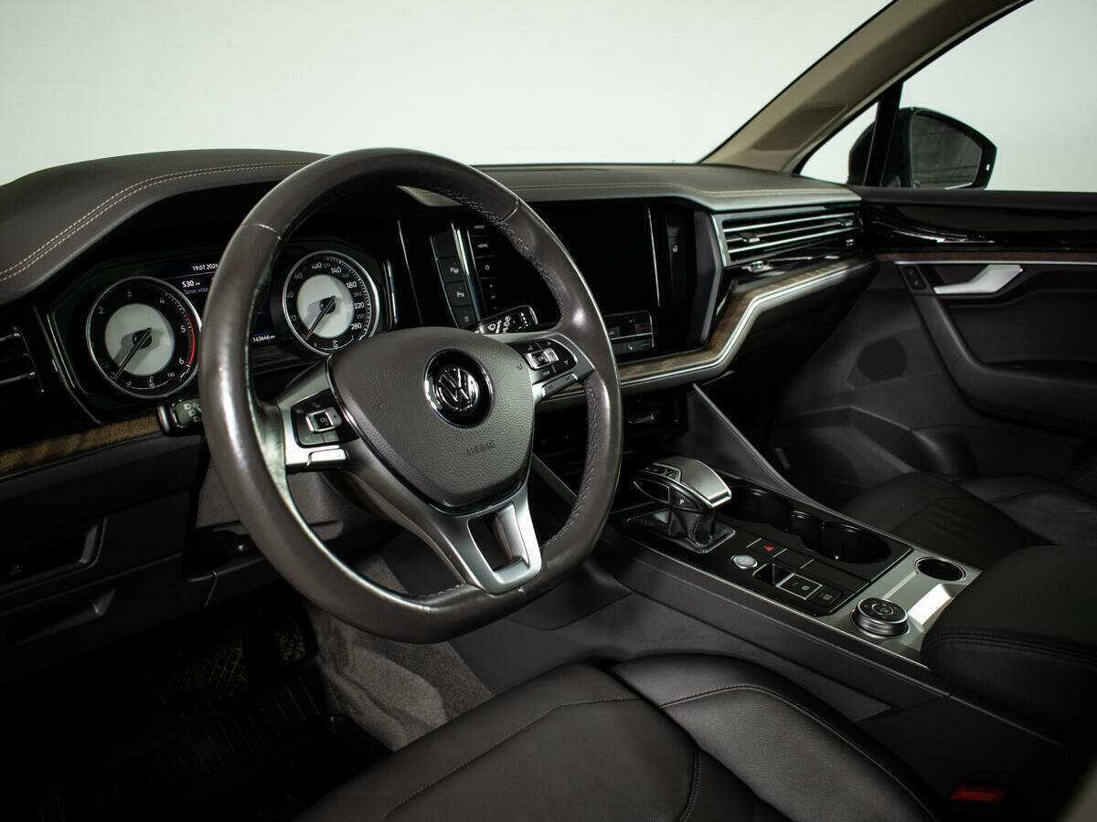 Volkswagen Touareg с пробегом — 2019 год. Фото: #12