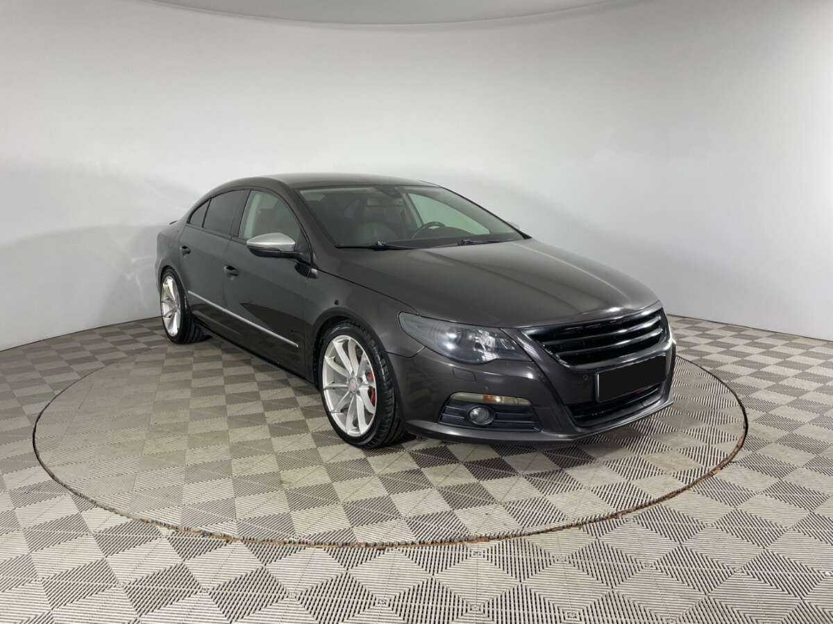 Volkswagen Passat CC с пробегом — 2011 год. Фото: #2