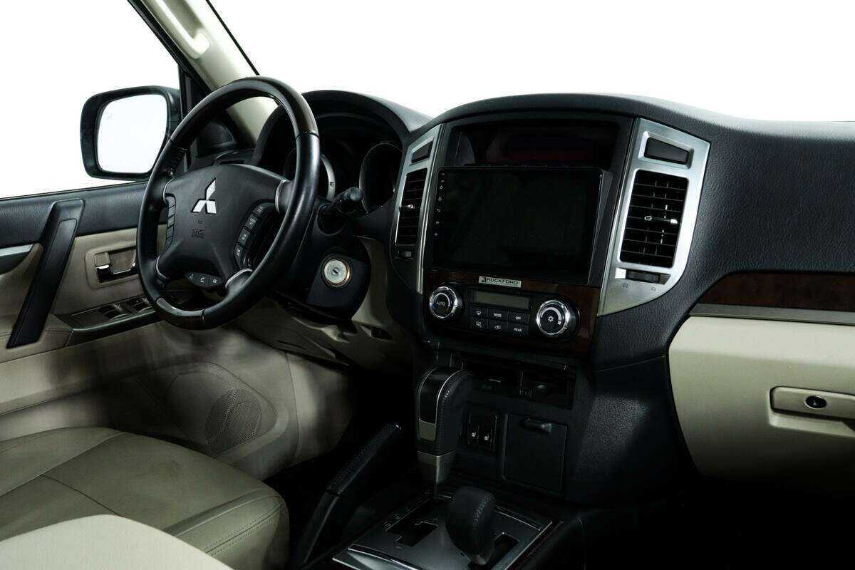 Mitsubishi Pajero с пробегом — 2019 год. Фото: #7