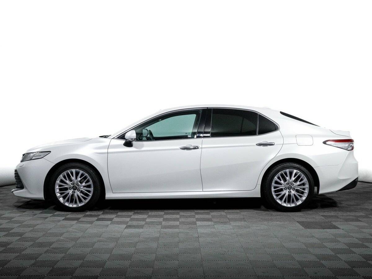 Toyota Camry с пробегом — 2019 год. Фото: #7