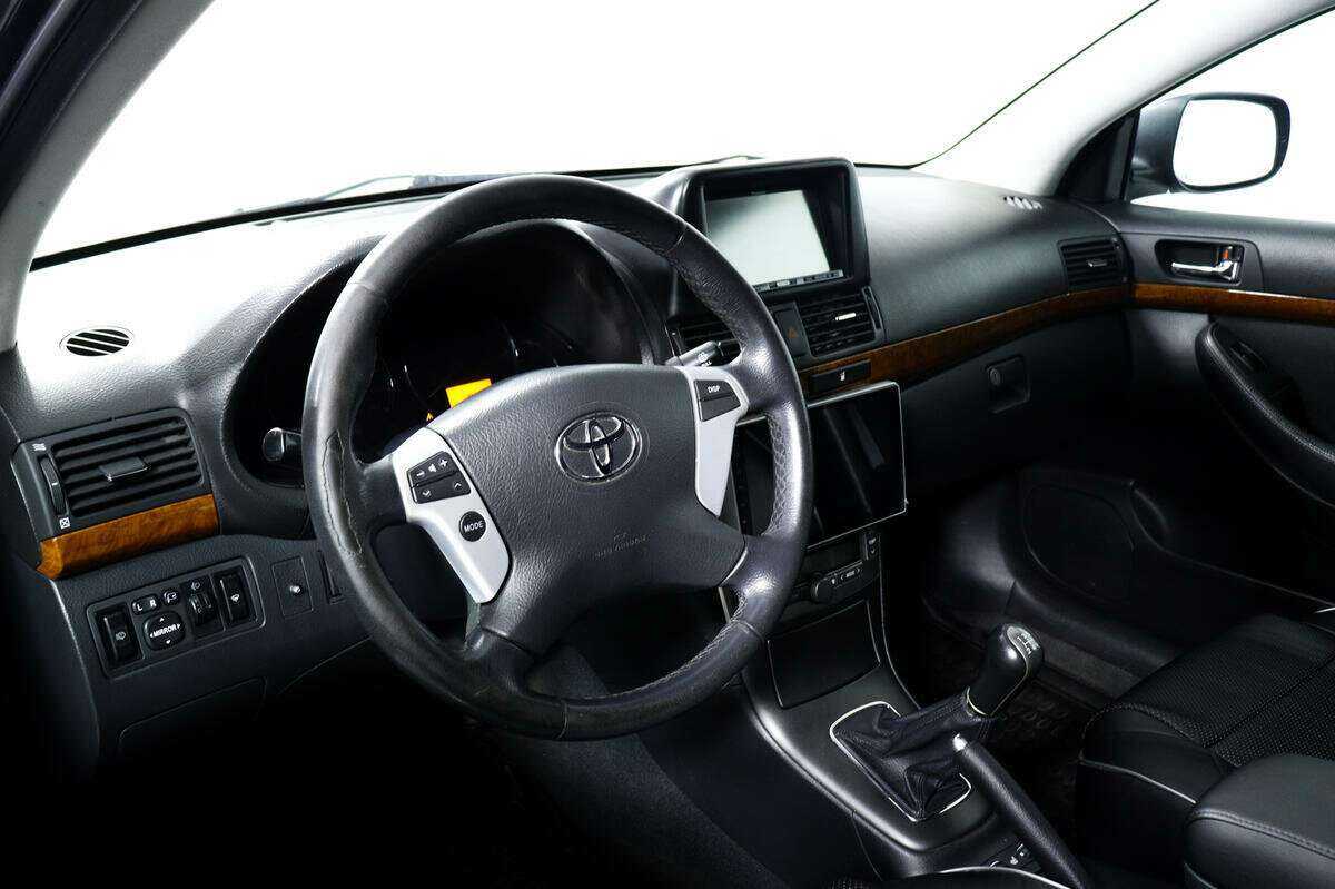 Toyota Avensis с пробегом — 2008 год. Фото: #12