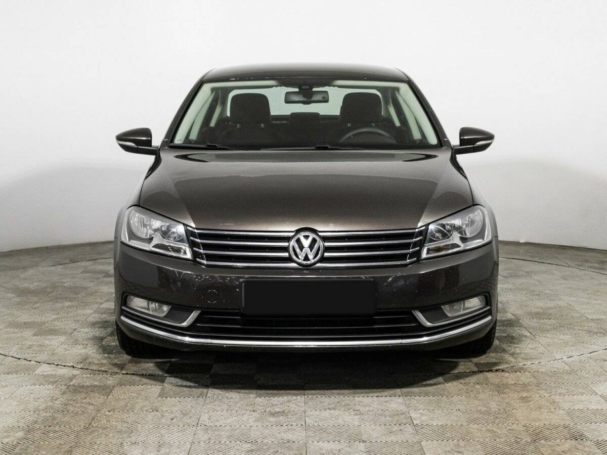 Volkswagen Passat с пробегом — 2011 год. Фото: #1