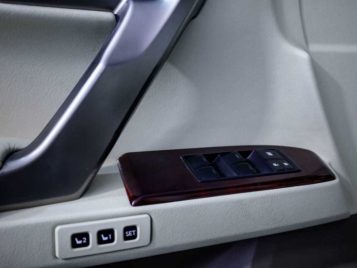Lexus GX с пробегом — 2011 год. Фото: #17