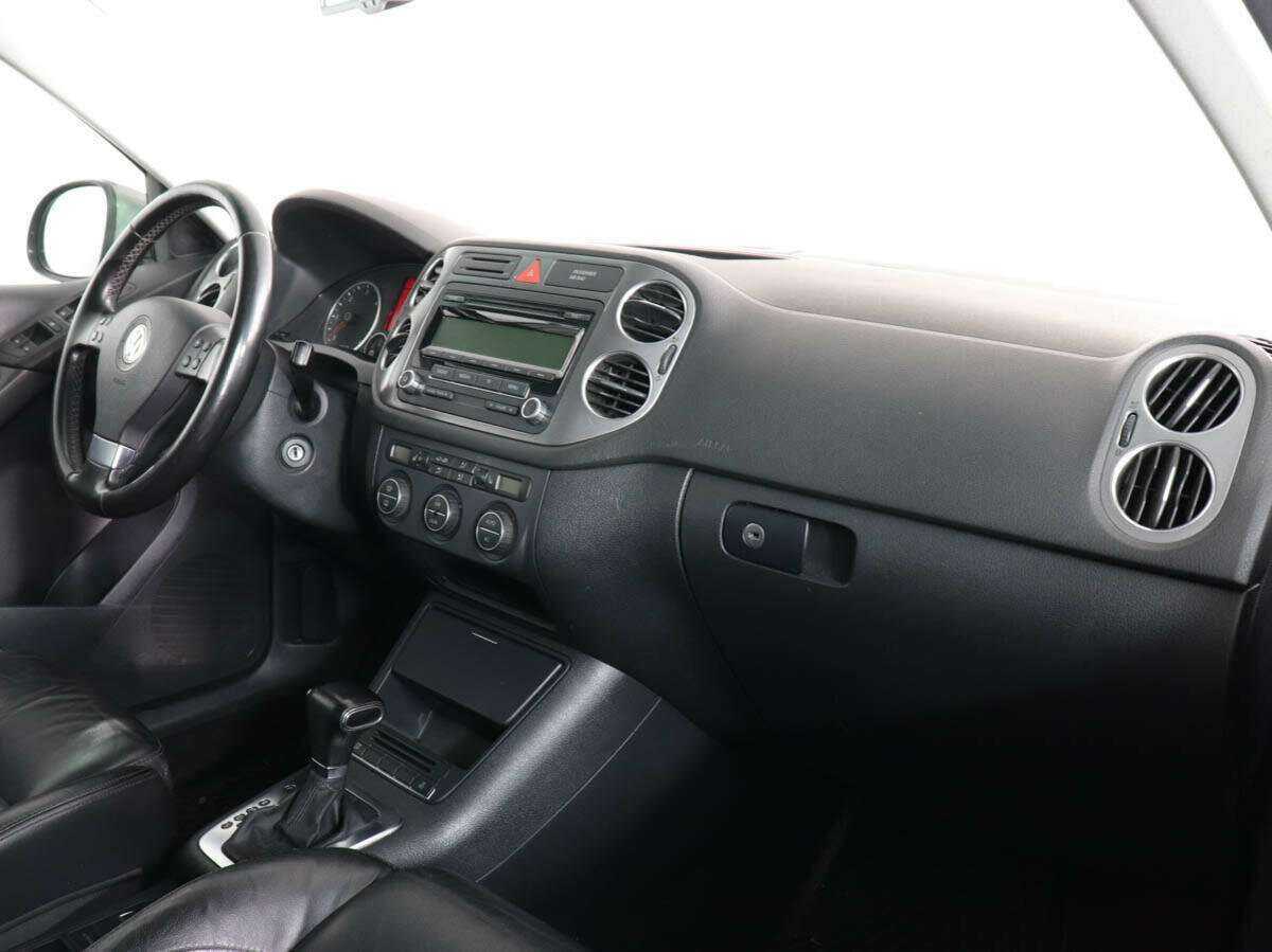 Volkswagen Tiguan с пробегом — 2009 год. Фото: #9